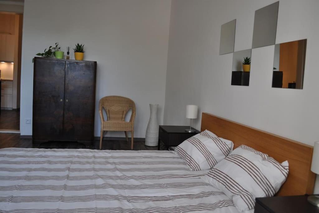 Apartment In Praha 3 מראה חיצוני תמונה